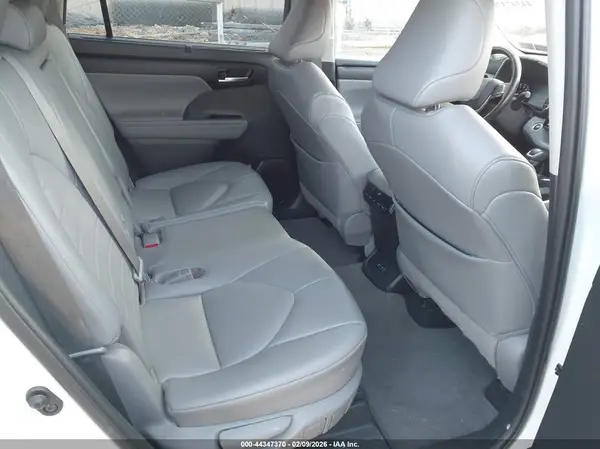 5TDHZRBH8LS522568 2020 TOYOTA HIGHLANDER - Image 8