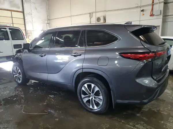 5TDHZRBH8MS067402 2021 TOYOTA HIGHLANDER - Image 2