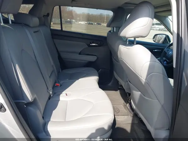 5TDHZRBH8MS067612 2021 TOYOTA HIGHLANDER - Image 8