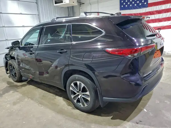 5TDHZRBH8MS092994 2021 TOYOTA HIGHLANDER - Image 2