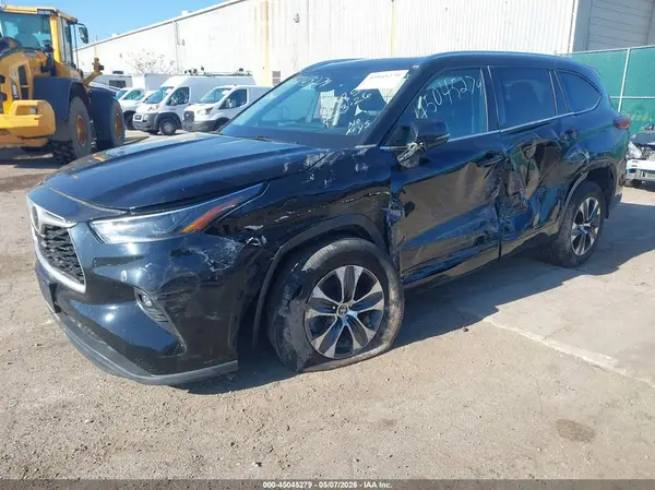 5TDHZRBH8MS095510 2021 TOYOTA HIGHLANDER - Image 2