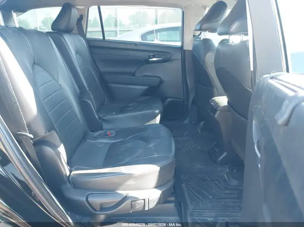 5TDHZRBH8MS095510 2021 TOYOTA HIGHLANDER - Image 8