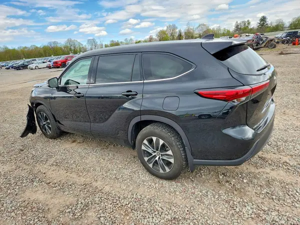 5TDHZRBH8MS118249 2021 TOYOTA HIGHLANDER - Image 2