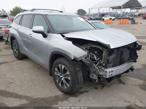 5TDHZRBH8MS142051 2021 TOYOTA HIGHLANDER - Image 1