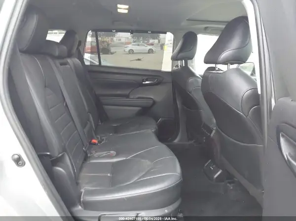 5TDHZRBH8MS142051 2021 TOYOTA HIGHLANDER - Image 8