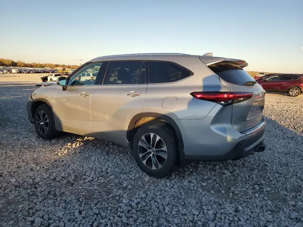 5TDHZRBH8MS529232 2021 TOYOTA HIGHLANDER - Image 2