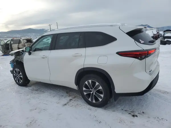 5TDHZRBH8MS549934 2021 TOYOTA HIGHLANDER - Image 2