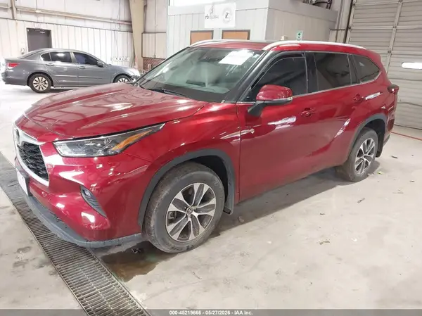 5TDHZRBH8NS221012 2022 TOYOTA HIGHLANDER - Image 2