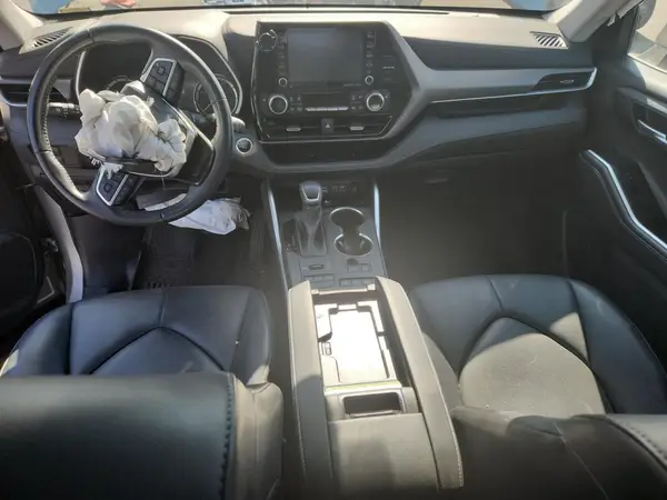 5TDHZRBH8NS572048 2022 TOYOTA HIGHLANDER - Image 8