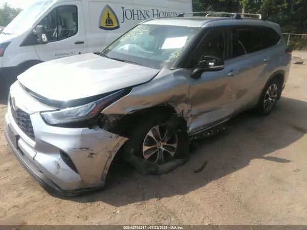 5TDHZRBH9LS050154 2020 TOYOTA HIGHLANDER - Image 2
