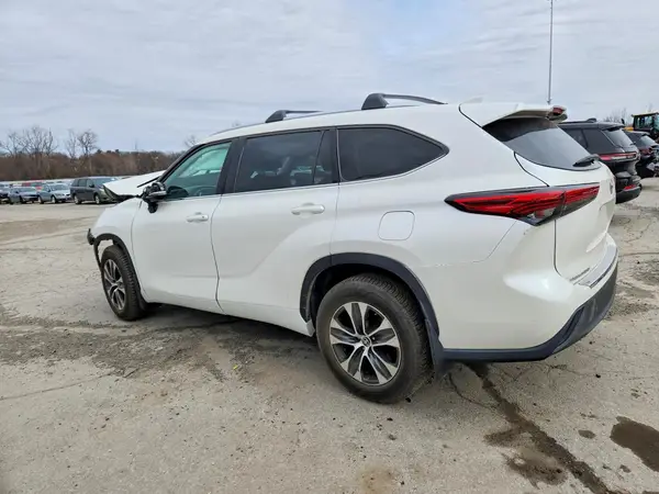 5TDHZRBH9LS501065 2020 TOYOTA HIGHLANDER - Image 2