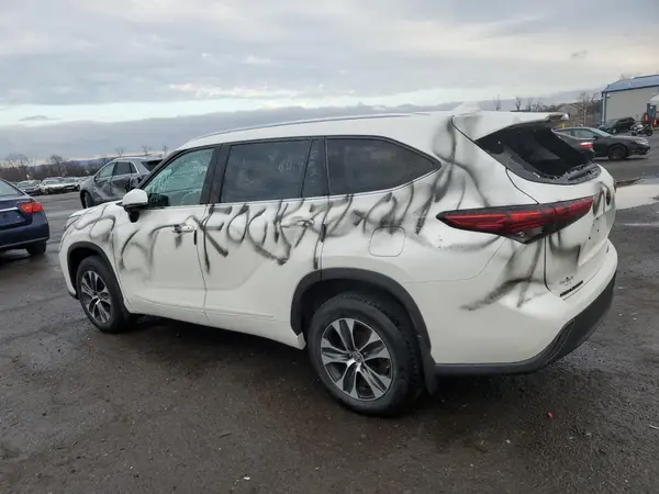 5TDHZRBH9LS502636 2020 TOYOTA HIGHLANDER - Image 2