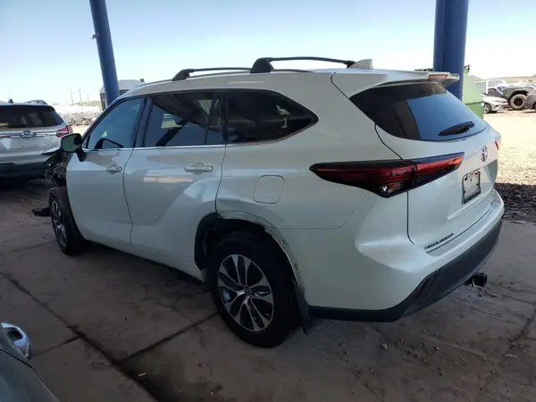 5TDHZRBH9LS514575 2020 TOYOTA HIGHLANDER - Image 2
