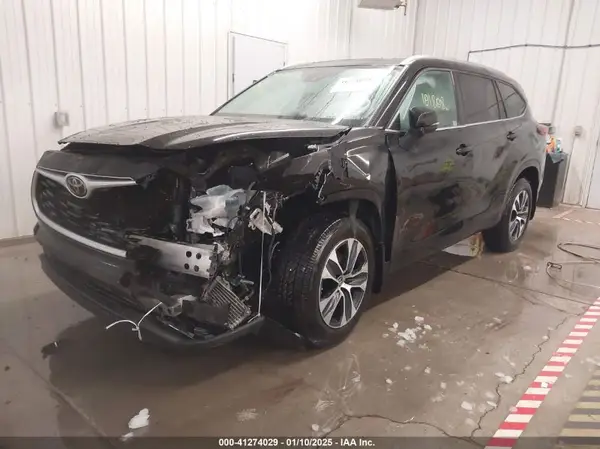 5TDHZRBH9MS058434 2021 TOYOTA HIGHLANDER - Image 2
