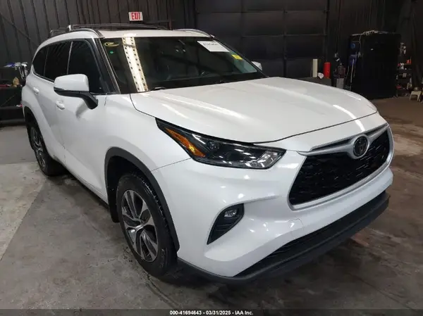 5TDHZRBH9MS078313 2021 TOYOTA HIGHLANDER - Image 1