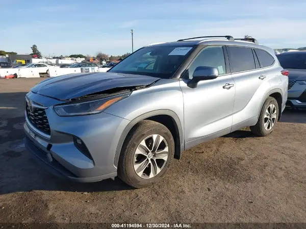 5TDHZRBH9MS130331 2021 TOYOTA HIGHLANDER - Image 2