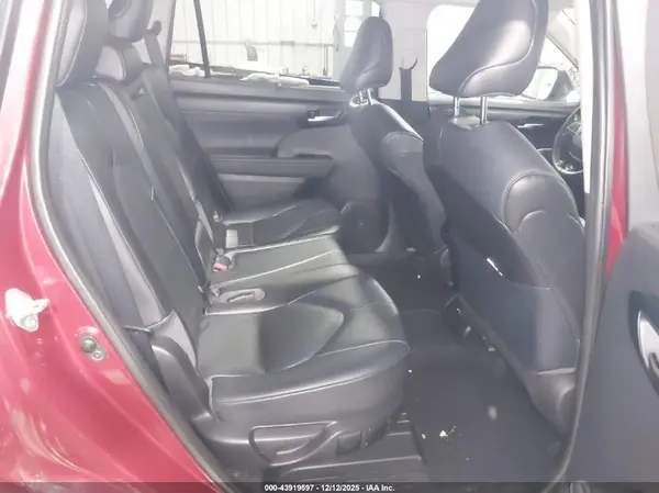 5TDHZRBH9MS523245 2021 TOYOTA HIGHLANDER - Image 8