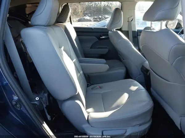 5TDHZRBH9MS532690 2021 TOYOTA HIGHLANDER - Image 8