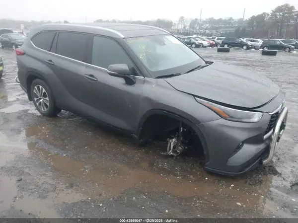 5TDHZRBH9NS236411 2022 TOYOTA HIGHLANDER - Image 1