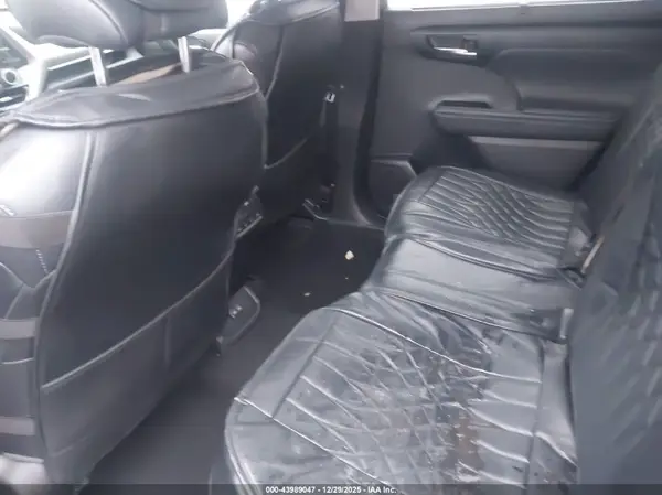5TDHZRBH9NS236411 2022 TOYOTA HIGHLANDER - Image 8