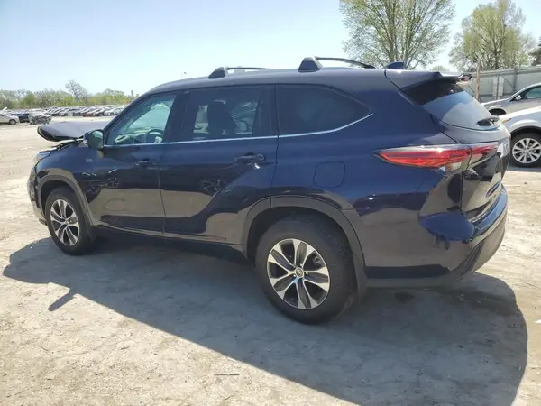 5TDHZRBH9NS241589 2022 TOYOTA HIGHLANDER - Image 2