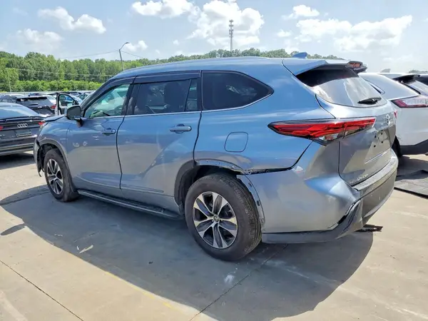 5TDHZRBH9NS244900 2022 TOYOTA HIGHLANDER - Image 2