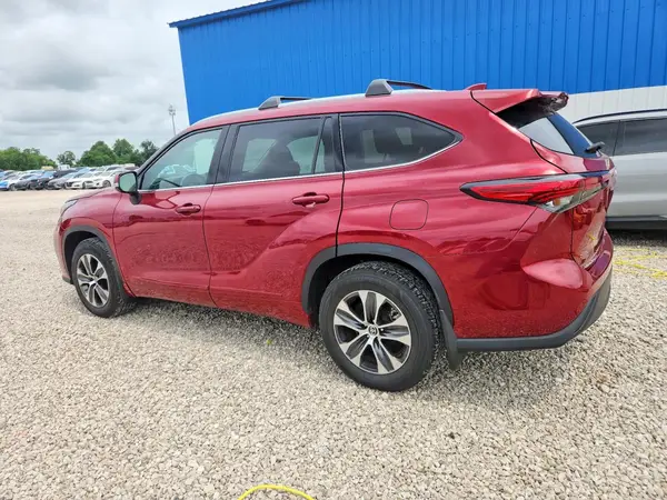 5TDHZRBH9NS561768 2022 TOYOTA HIGHLANDER - Image 2