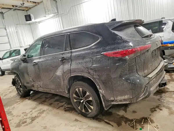 5TDHZRBHXLS505965 2020 TOYOTA HIGHLANDER - Image 2