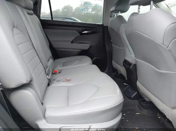 5TDHZRBHXMS067479 2021 TOYOTA HIGHLANDER - Image 8