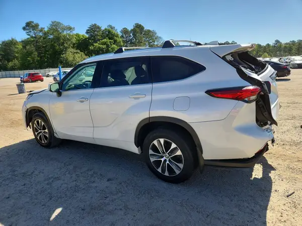 5TDHZRBHXMS083858 2021 TOYOTA HIGHLANDER - Image 2