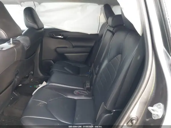 5TDHZRBHXMS119161 2021 TOYOTA HIGHLANDER - Image 8
