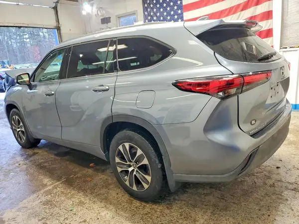 5TDHZRBHXMS139667 2021 TOYOTA HIGHLANDER - Image 2
