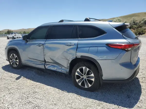5TDHZRBHXMS145095 2021 TOYOTA HIGHLANDER - Image 2