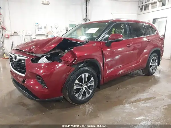 5TDHZRBHXMS148904 2021 TOYOTA HIGHLANDER - Image 2