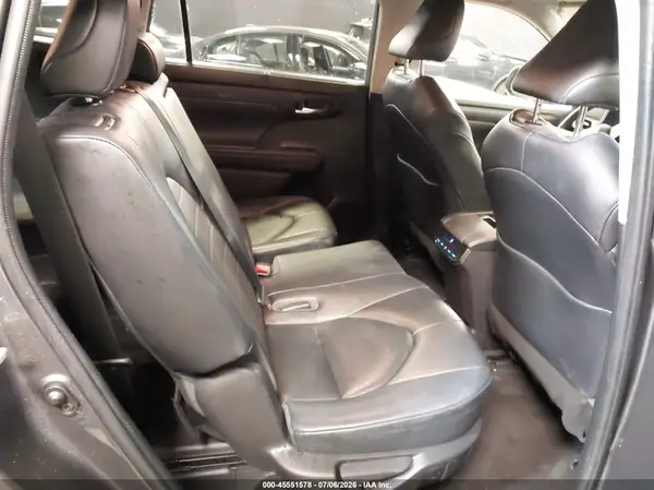 5TDHZRBHXNS175120 2022 TOYOTA HIGHLANDER - Image 8