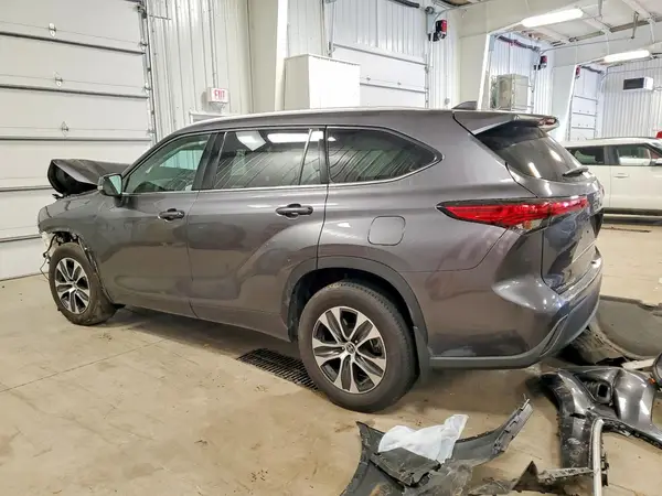5TDHZRBHXNS177563 2022 TOYOTA HIGHLANDER - Image 2