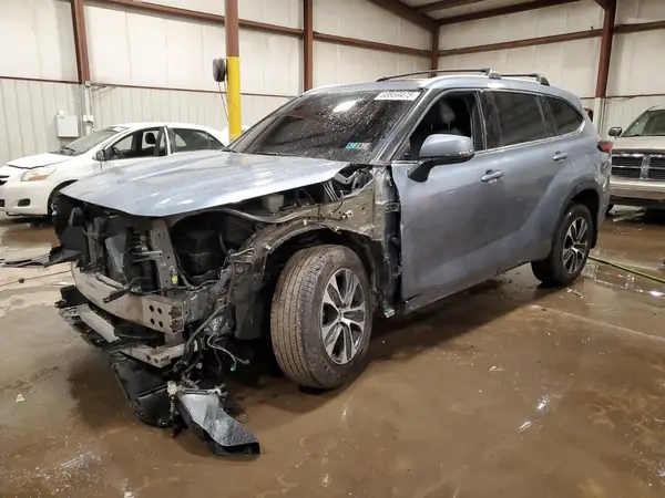 5TDHZRBHXNS201361 2022 TOYOTA HIGHLANDER - Image 1