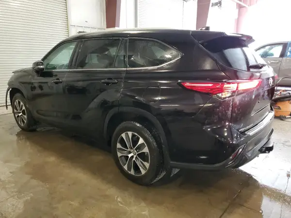 5TDHZRBHXNS218516 2022 TOYOTA HIGHLANDER - Image 2