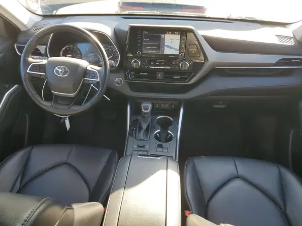 5TDHZRBHXNS230066 2022 TOYOTA HIGHLANDER - Image 8