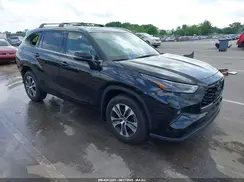 5TDHZRBHXNS233906 2022 TOYOTA HIGHLANDER