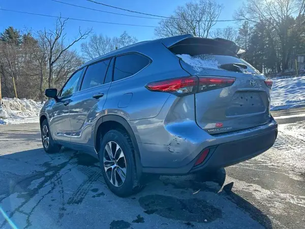5TDHZRBHXNS239351 2022 TOYOTA HIGHLANDER - Image 2