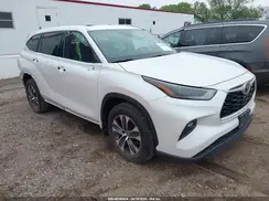 5TDHZRBHXNS570253 2022 TOYOTA HIGHLANDER