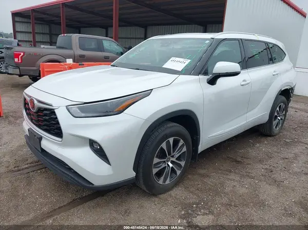 5TDHZRBHXNS570253 2022 TOYOTA HIGHLANDER - Image 2