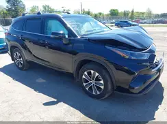 5TDHZRBHXNS579261 2022 TOYOTA HIGHLANDER