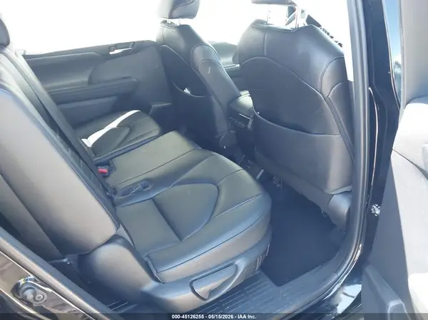 5TDHZRBHXNS579261 2022 TOYOTA HIGHLANDER - Image 8
