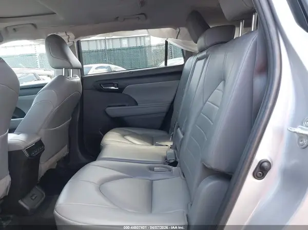 5TDHZRBHXNS586016 2022 TOYOTA HIGHLANDER - Image 8