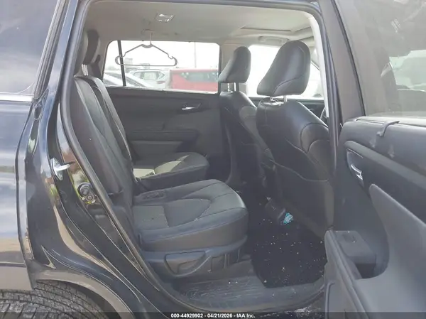 5TDHZRBHXNS587599 2022 TOYOTA HIGHLANDER - Image 8