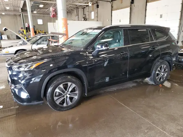 5TDHZRBHXNS595914 2022 TOYOTA HIGHLANDER - Image 1