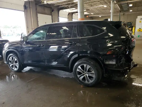 5TDHZRBHXNS595914 2022 TOYOTA HIGHLANDER - Image 2