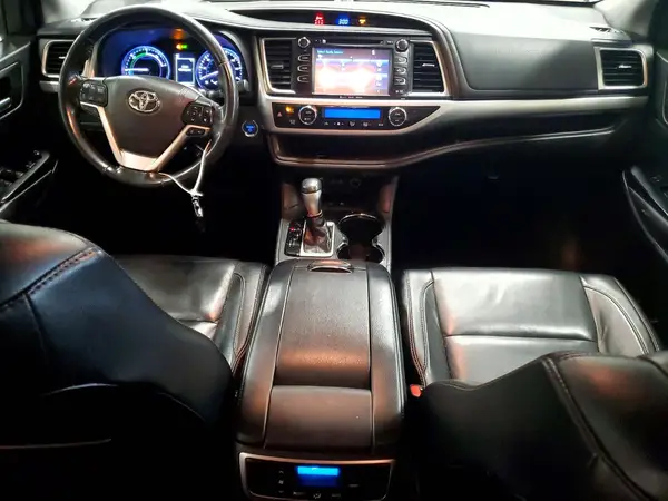 5TDJGRFH0HS022140 2017 TOYOTA HIGHLANDER - Image 8